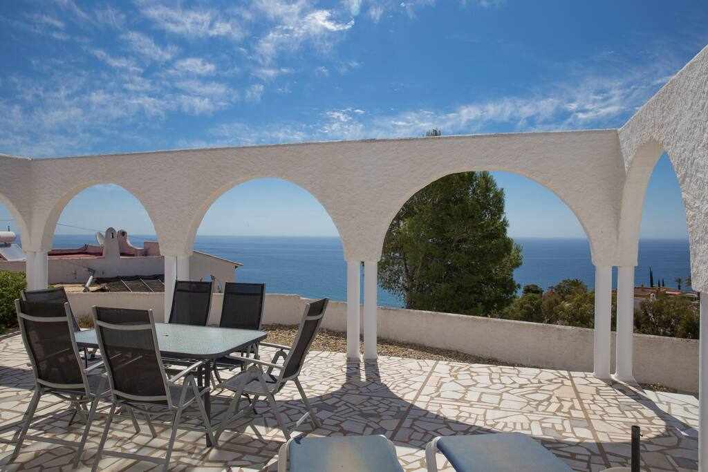 Casa de montaña de 3 dormitorios con vistas al mar: Villa en alquiler en Mojácar, Almería