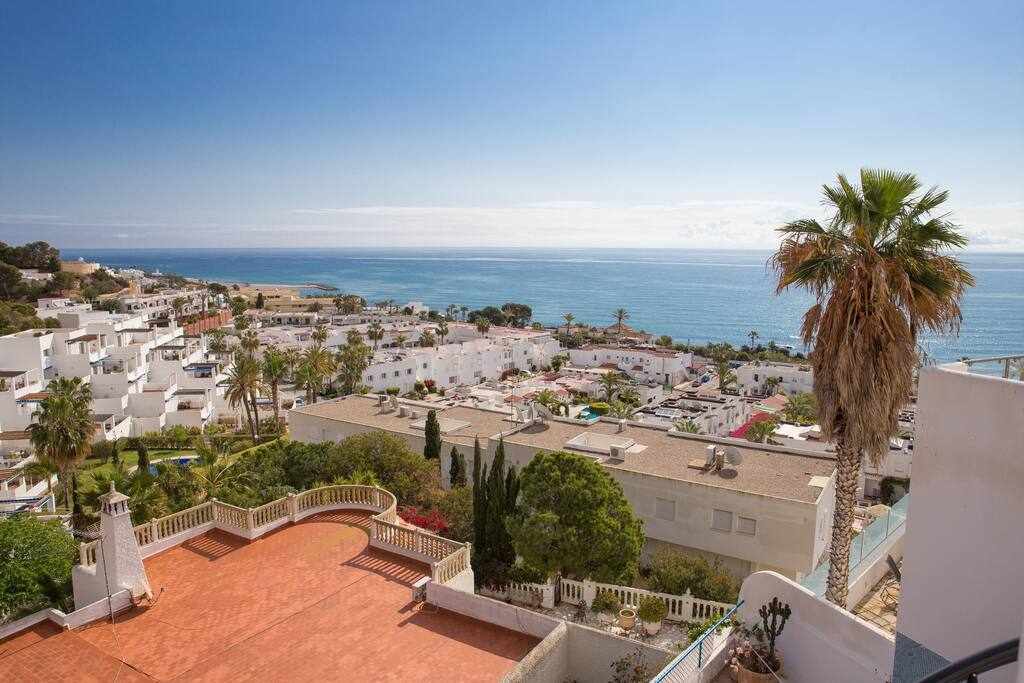 Moderna casa de 3 dormitorios con hermosas vistas: Villa en alquiler en Mojácar, Almería