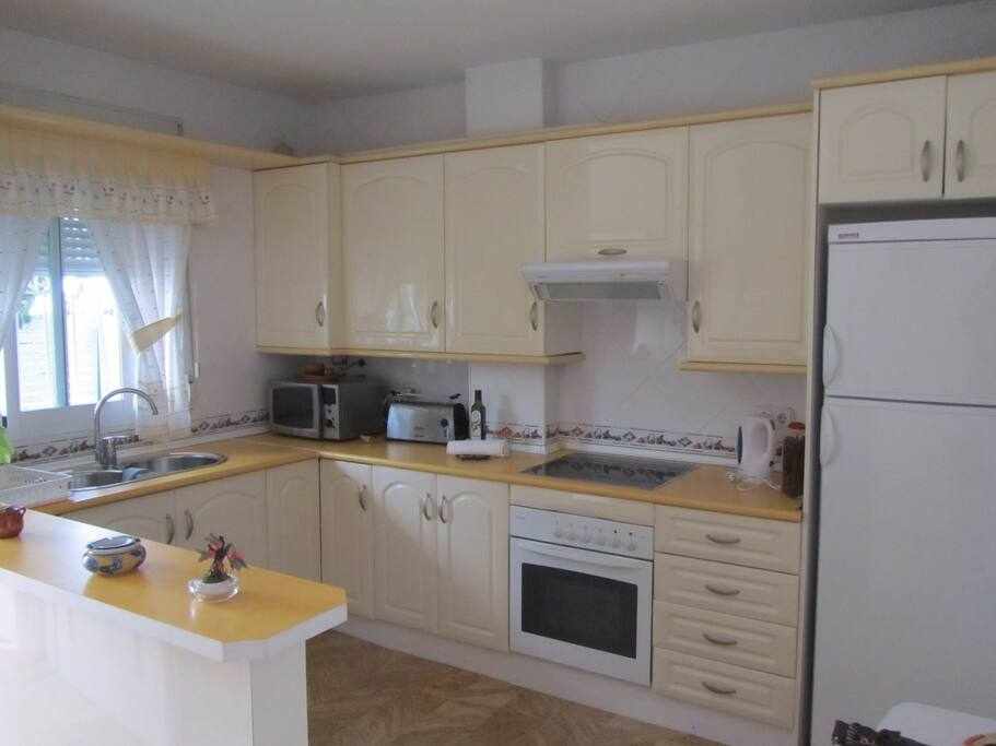 Sunshine lovely townhouse virtually at the beach: Apartment for Rent in Mojácar, Almería