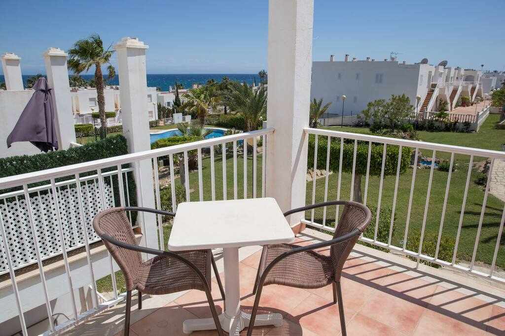 Sunshine lovely townhouse virtually at the beach: Apartment for Rent in Mojácar, Almería