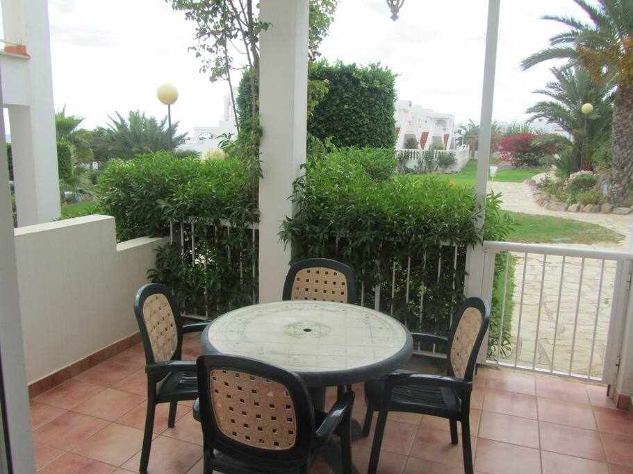 Spacious 3-bedroom apartment with pool: Villa for Rent in Mojácar, Almería