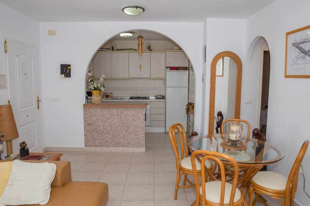 Hermoso apartamento con vistas al mar Mediterráneo: Apartamento en alquiler en Mojácar, Almería