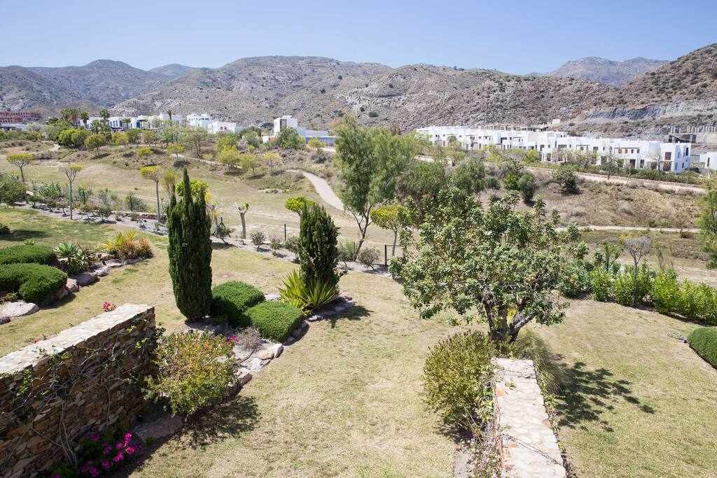 Moderna villa ubicada en complejo macenas: Villa en alquiler en Mojácar, Almería