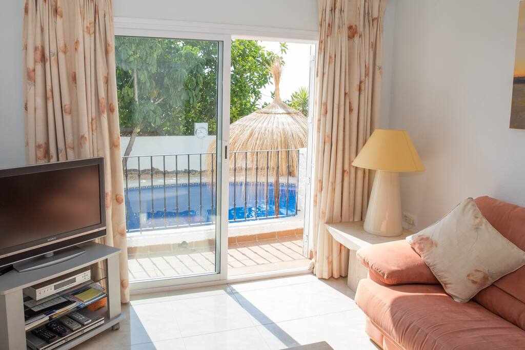 Ideal villa for a quiet and relaxing holiday: Villa for Rent in Mojácar, Almería