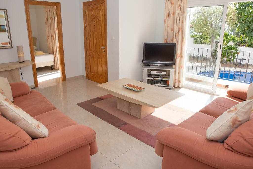 Ideal villa for a quiet and relaxing holiday: Villa for Rent in Mojácar, Almería