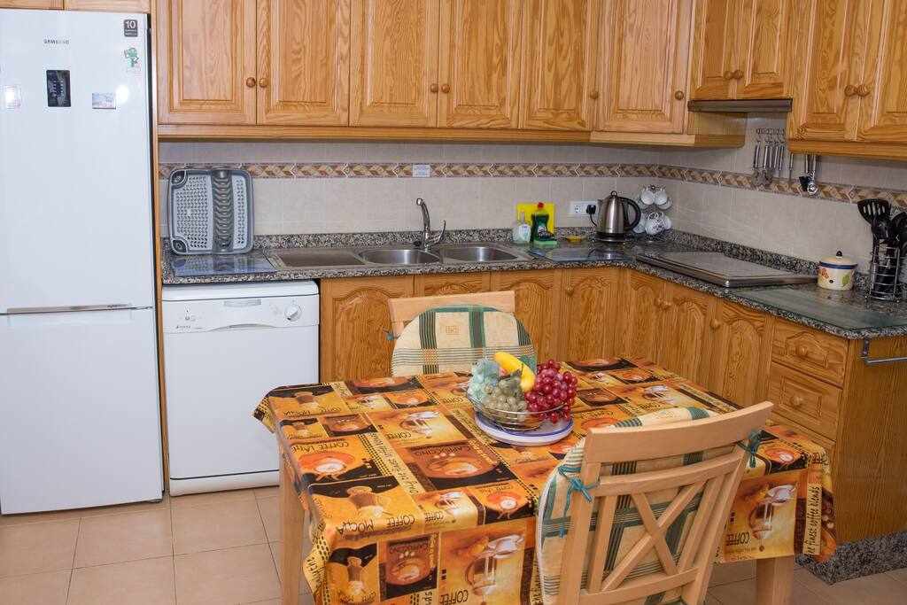 Lovely townhouse just minutes from the beach: Apartment for Rent in Mojácar, Almería