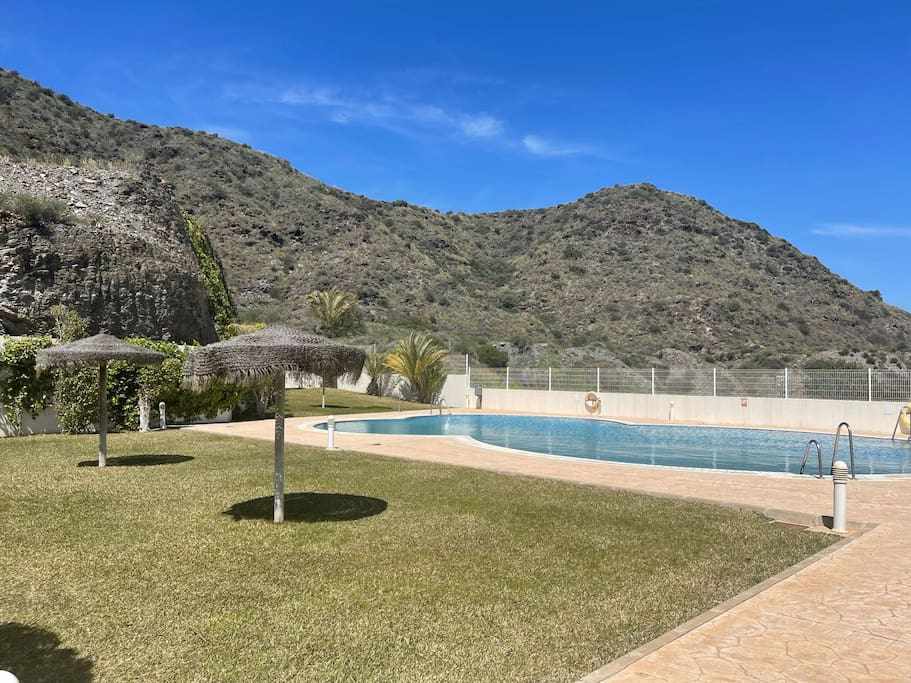 Moderno apartamento con piscina comunitaria: Apartamento en alquiler en Mojácar, Almería