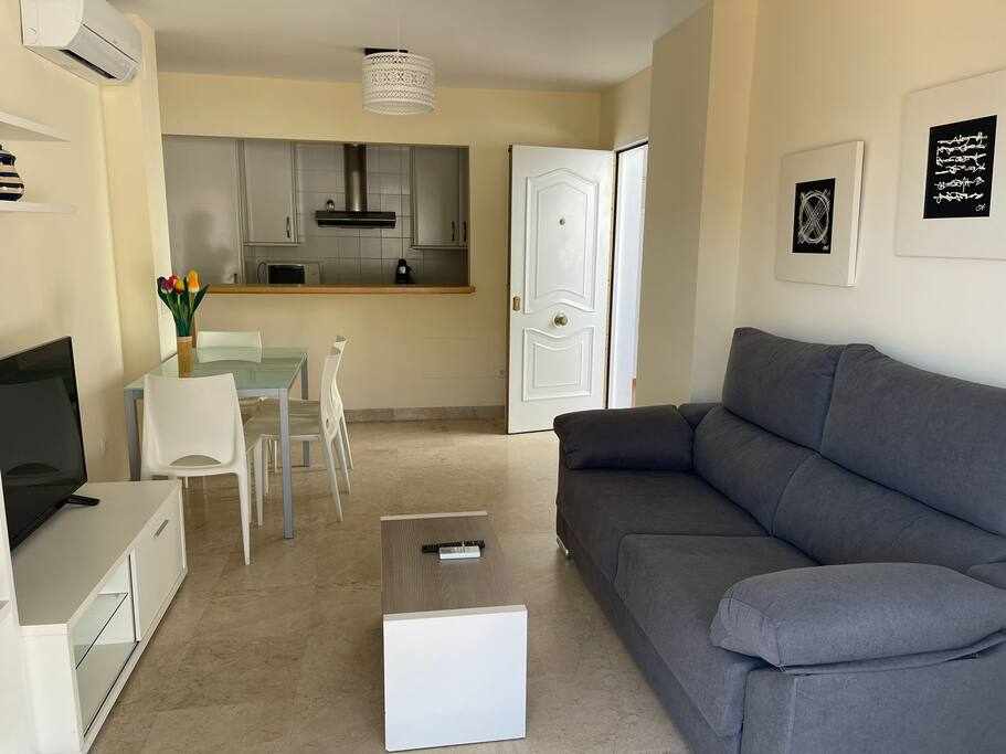 Moderno apartamento con piscina comunitaria: Apartamento en alquiler en Mojácar, Almería