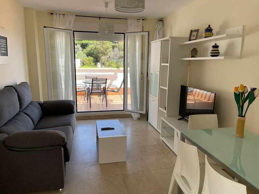 Moderno apartamento con piscina comunitaria: Apartamento en alquiler en Mojácar, Almería