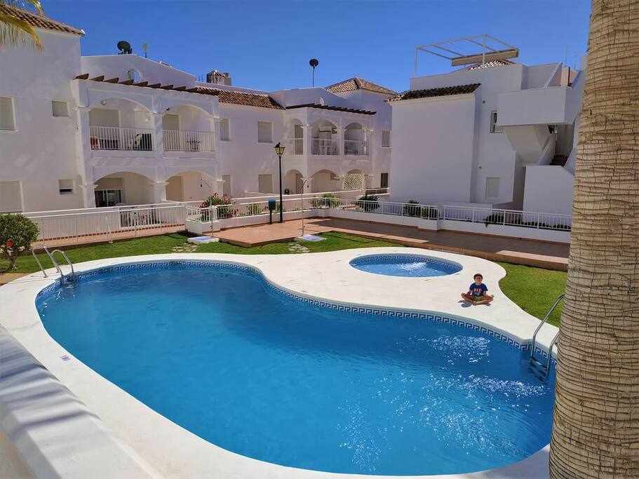 Apartamento cercano a playas y campo de golf