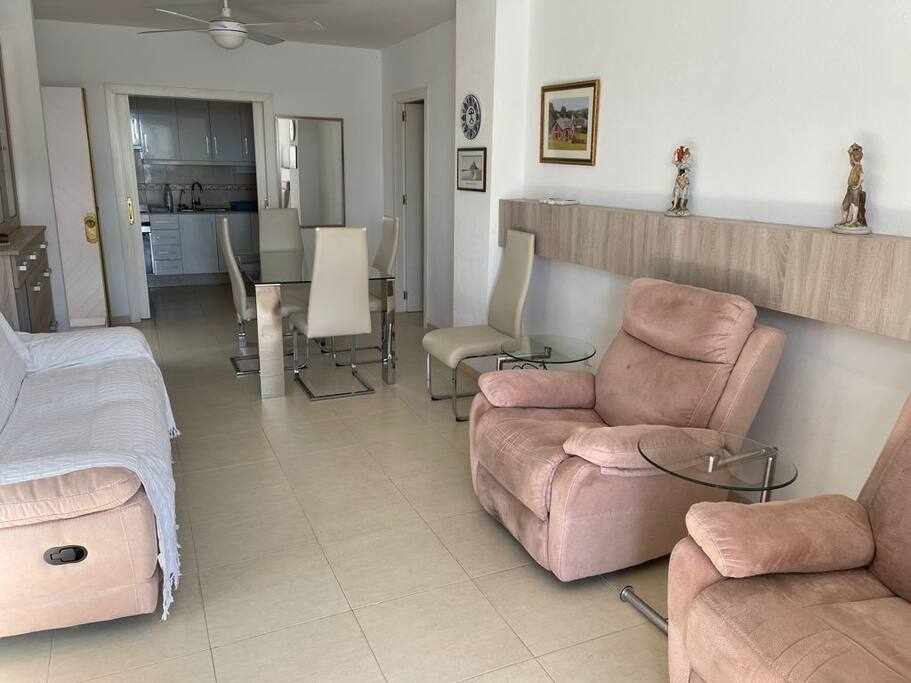 Oasis II (VI) 2 bed,  2 minutes walk to the beach: Apartment for Rent in Mojácar, Almería