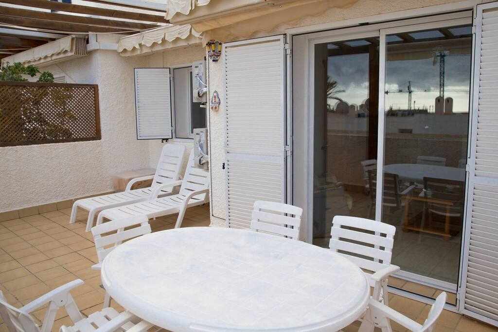 Apartment a few meters from the beach with pool: Apartment for Rent in Mojácar, Almería