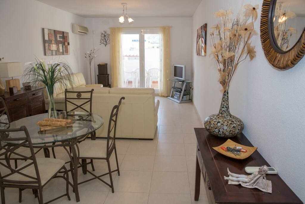 Cozy apartment with large sunny terrace: Apartment for Rent in Mojácar, Almería