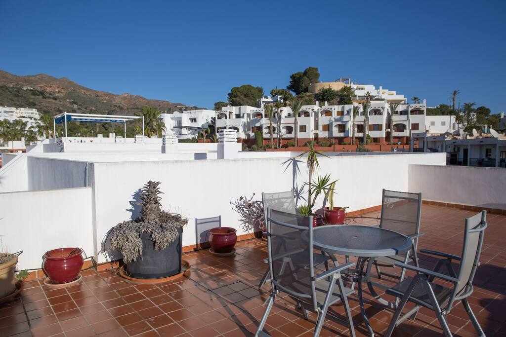 Acogedor apartamento con extensa terraza soleada: Apartamento en alquiler en Mojácar, Almería