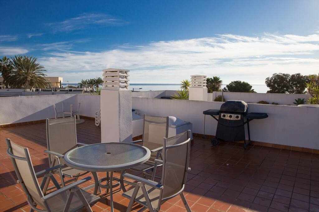 Acogedor apartamento con extensa terraza soleada: Apartamento en alquiler en Mojácar, Almería