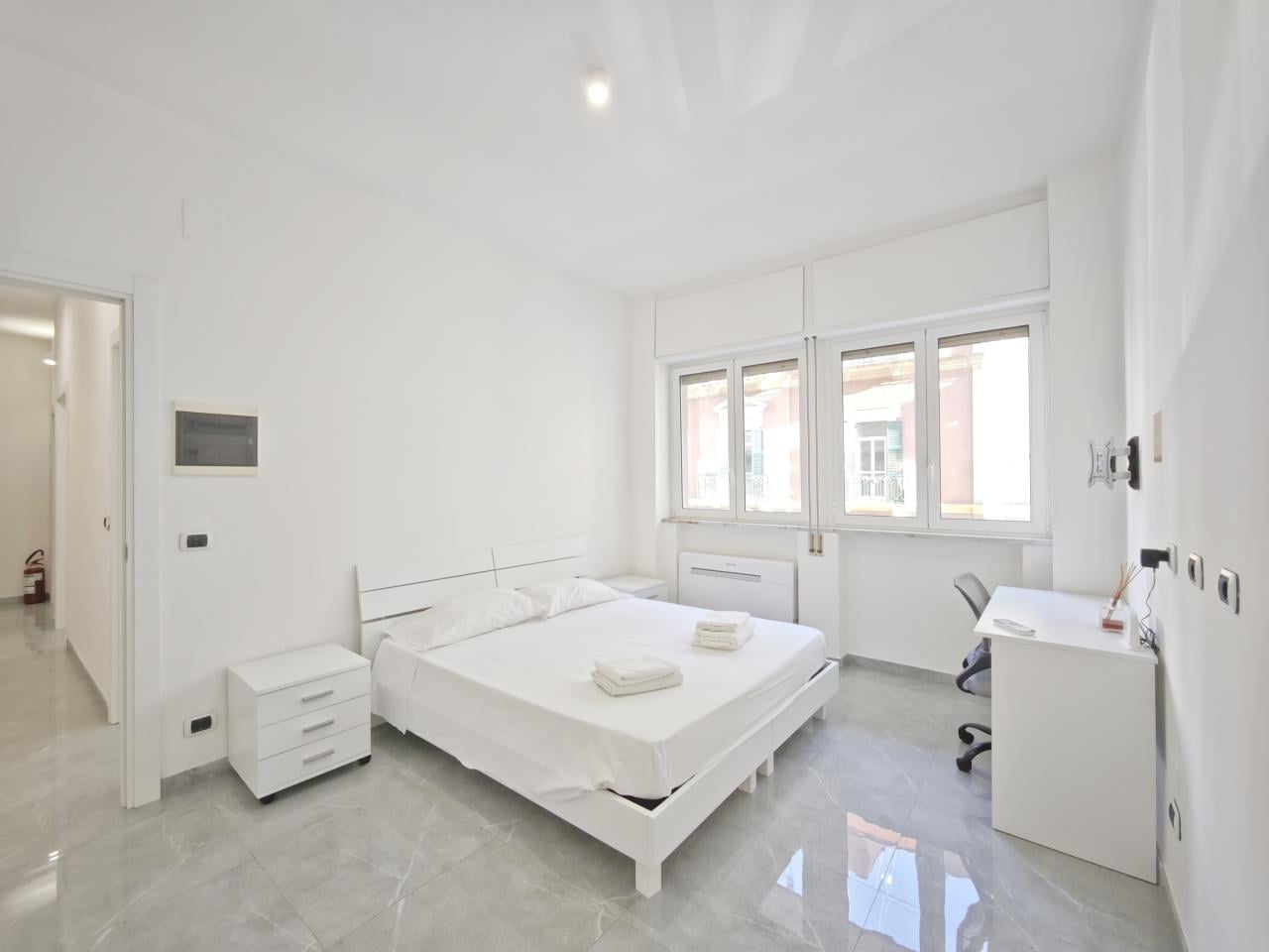 Amedeo Living 1