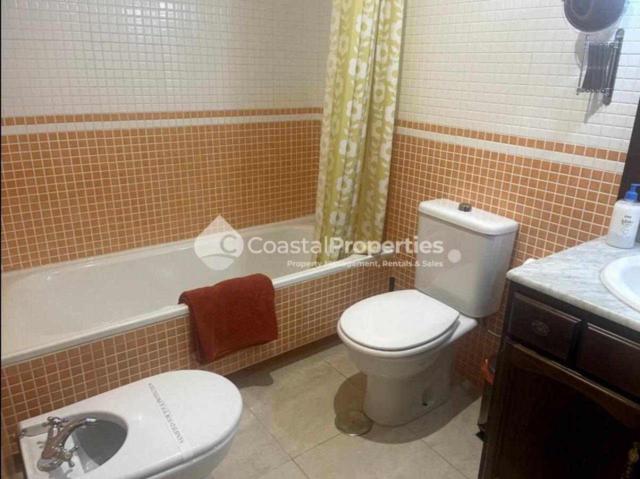 Al Andalus I, 2 Bed , 2 Bath, Communal Pool.: Apartment for Rent in Vera, Almería
