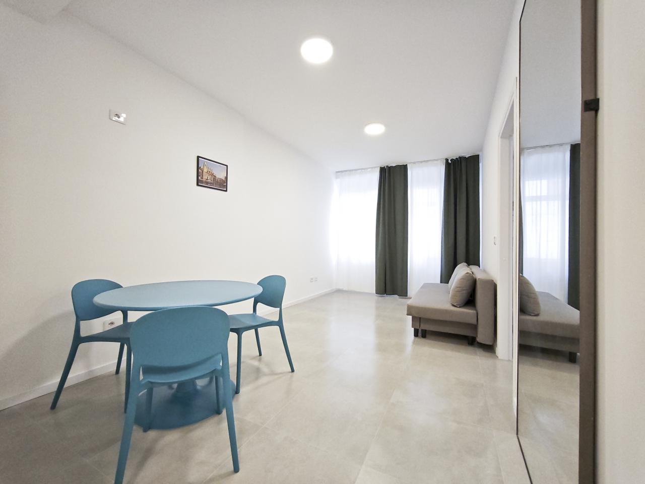 Pietra 4 3