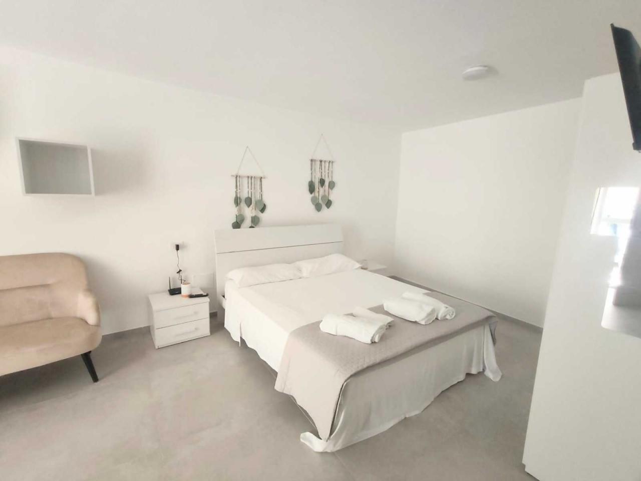 Chris Double Room 1