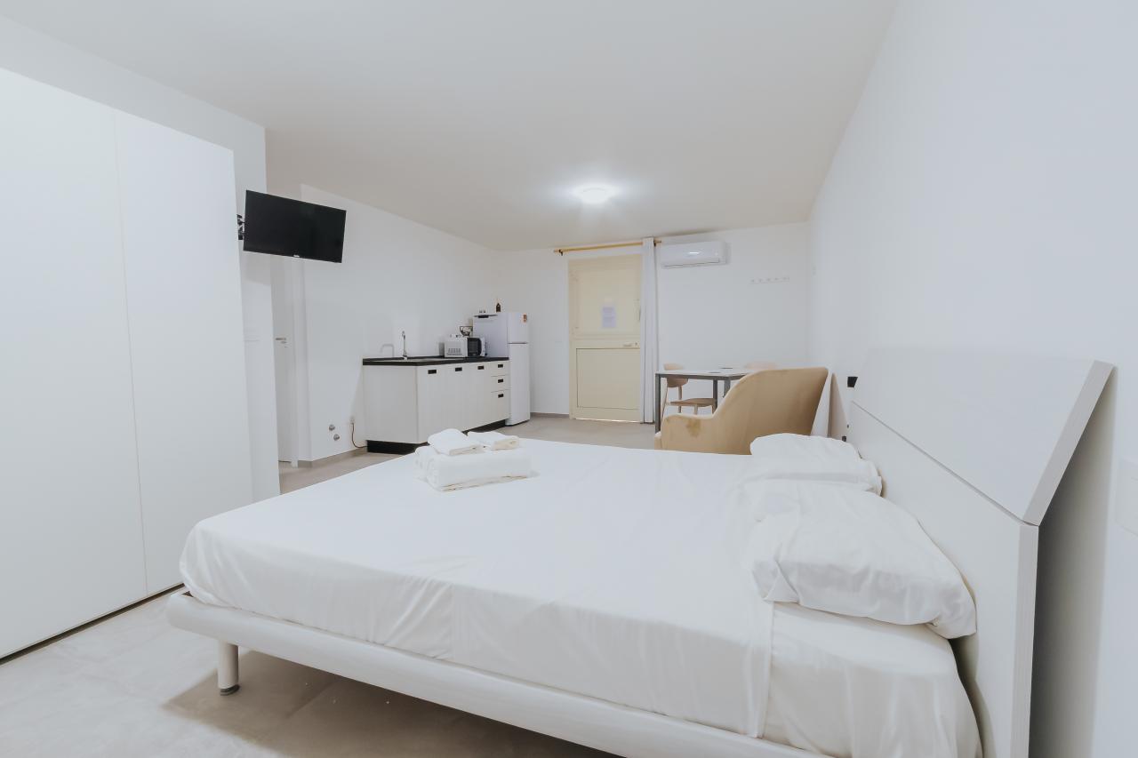 Chris Double Room 2