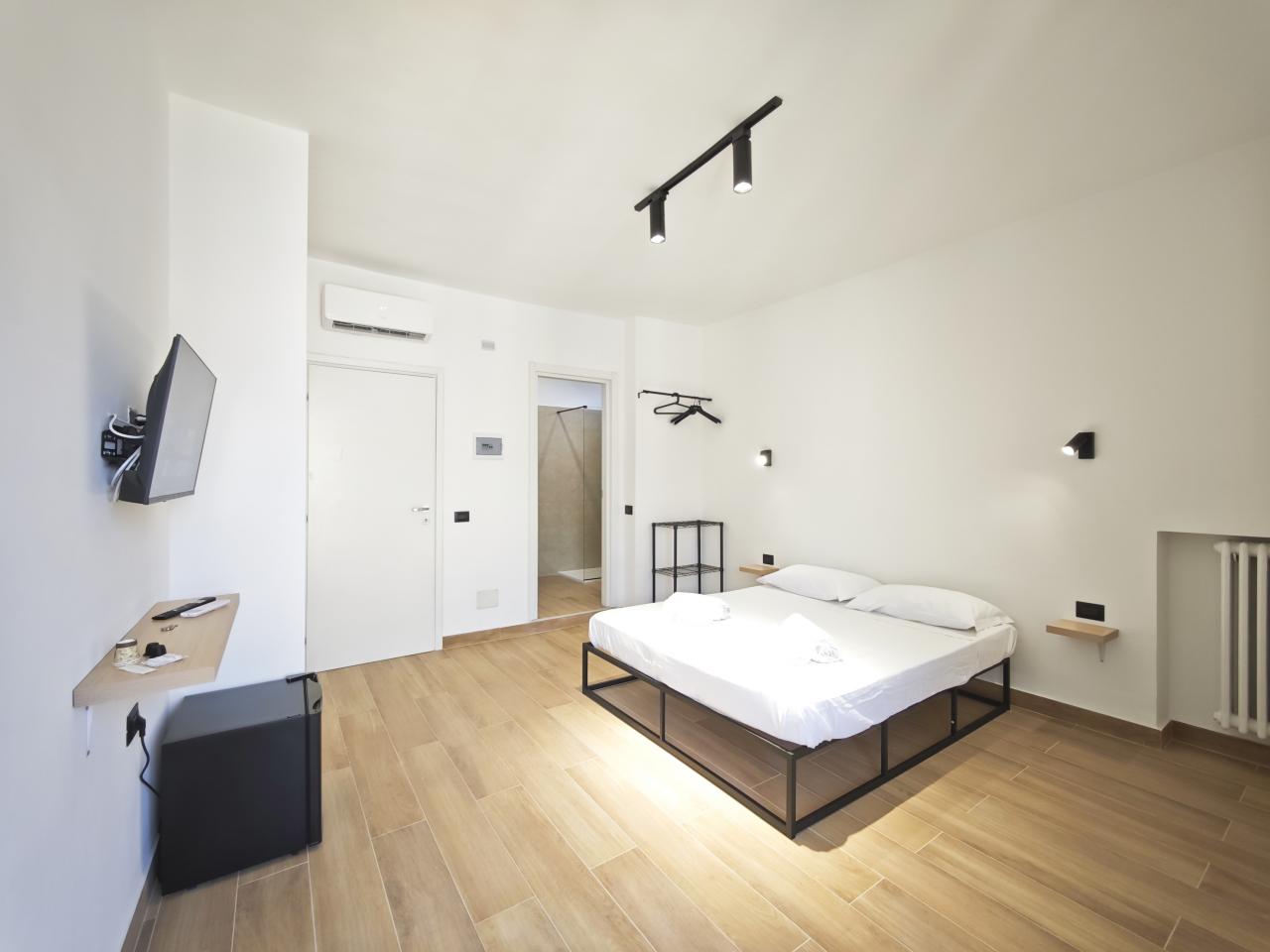 Suite 2 4