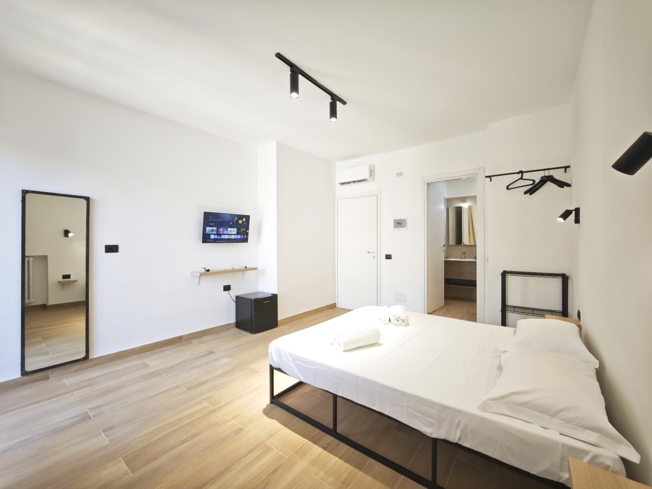 Suite 2 3