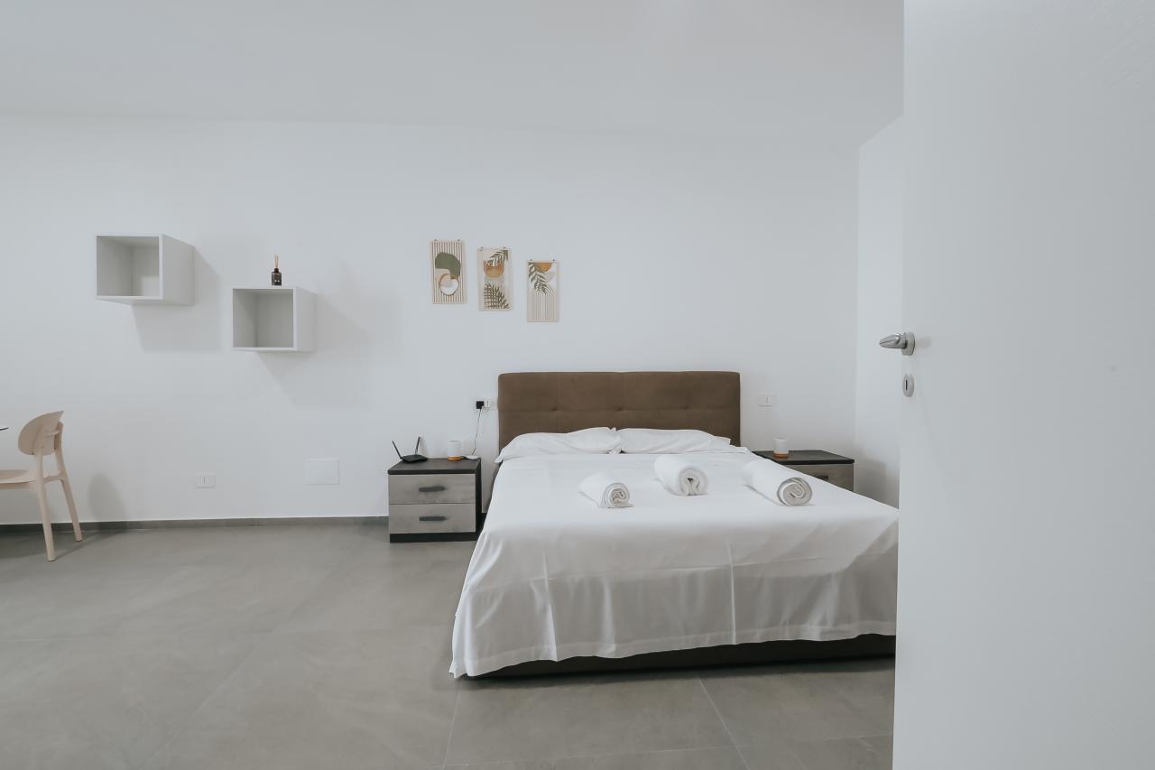 Leone Room 3