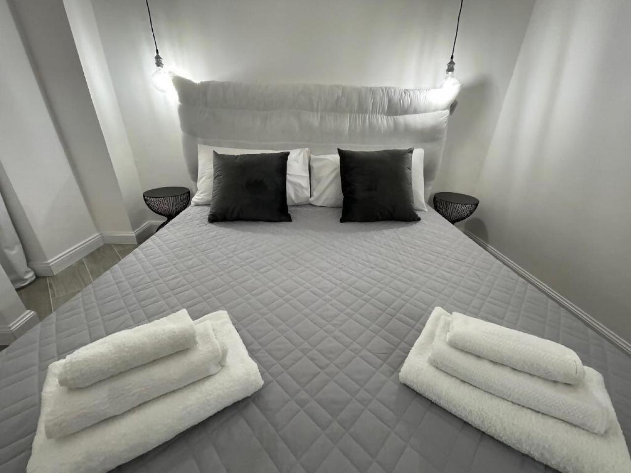 Black Room 1